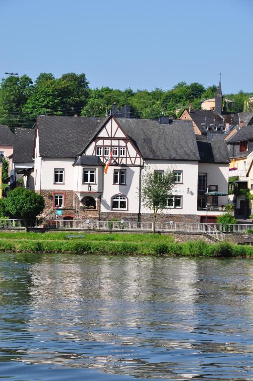 Mosel-Landhaus B&B Briedern Buitenkant foto